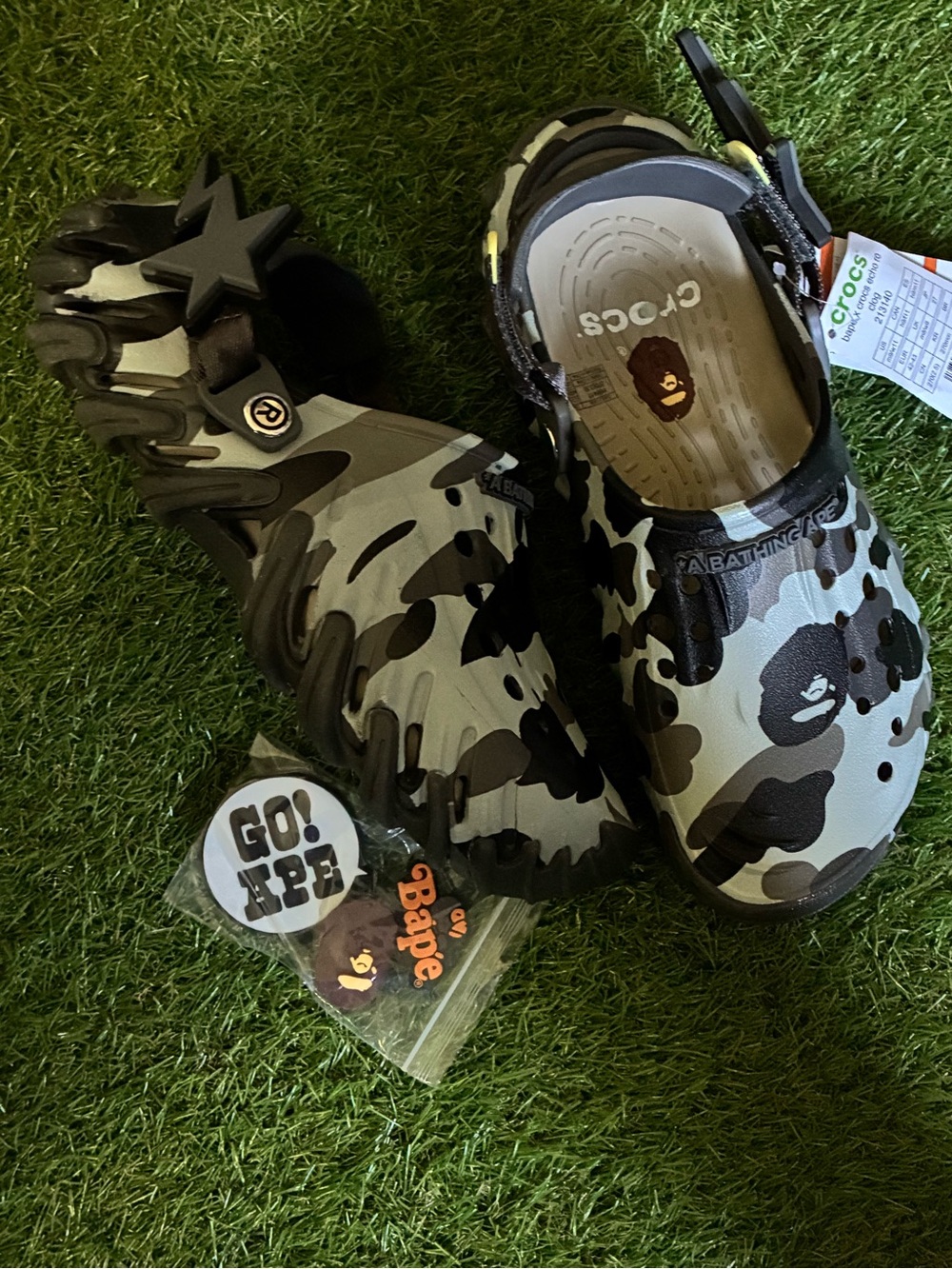 A Bathing Ape x Crocs Men’ Camo Slip-On- Black/Gray - Picture 4 of 5